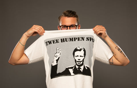2 Humpen SVP. T-Shirt